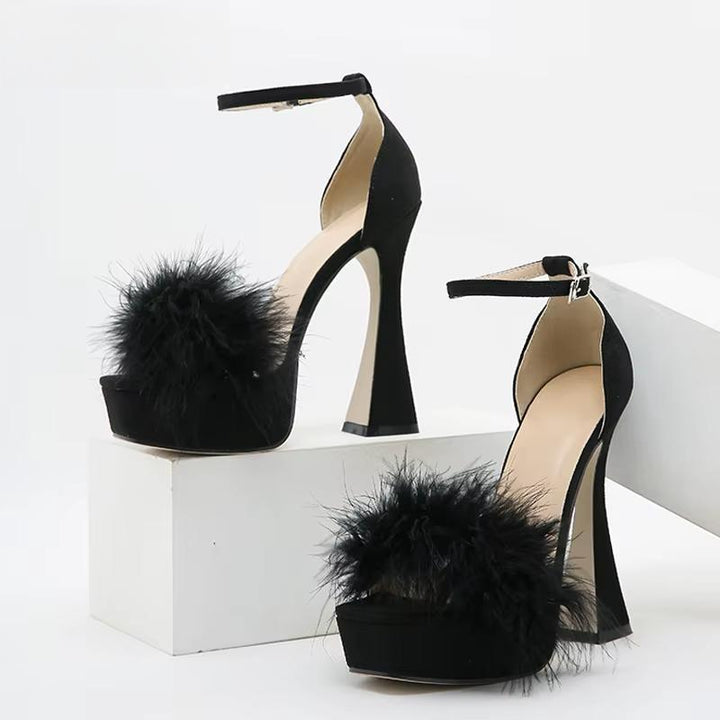 Effortlessly Elegant Heels with a Timeless Design