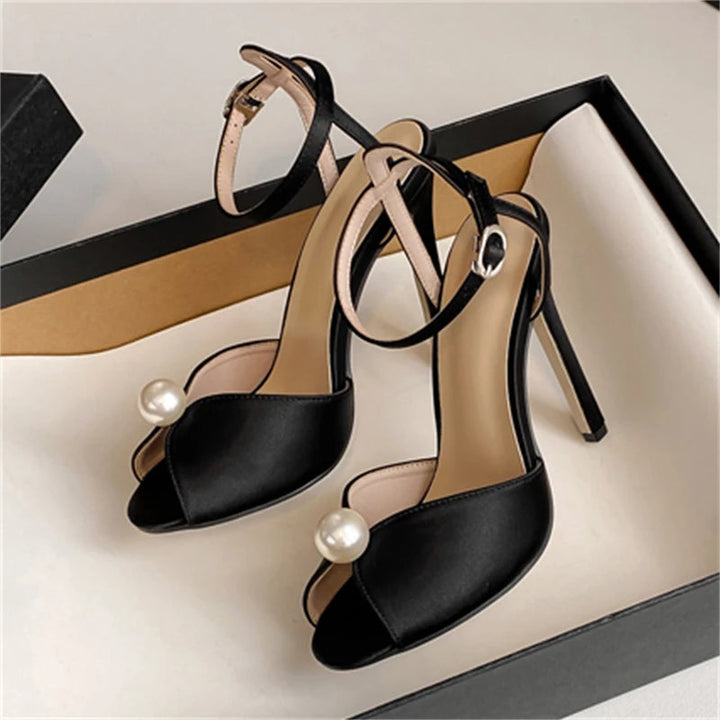 Classic Vintage Heels with a Flattering Fit