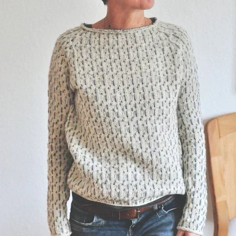 Comfortable Grey Textured Knit Sweater for Women with Crew Neck Long Sleeve Relaxed Oversized Style