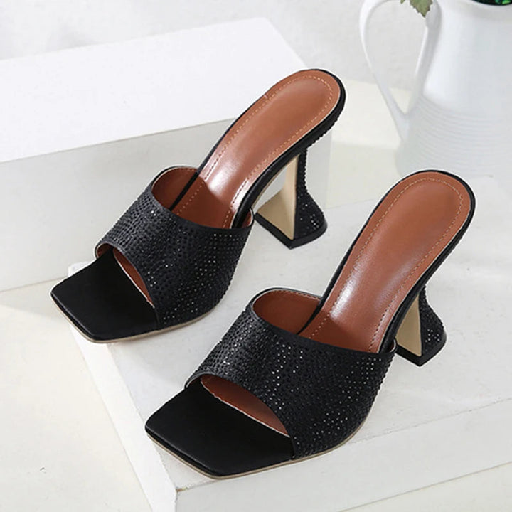 Classic Vintage Heels with a Flattering Fit
